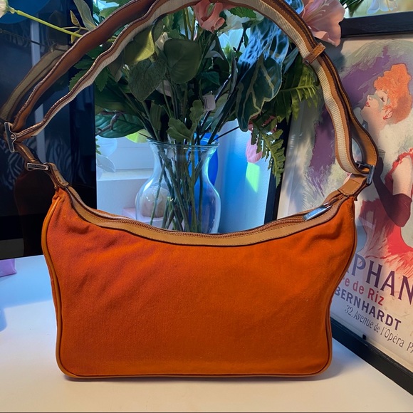 AUTHENTIC GUCCI BAG - Picture 5 of 13